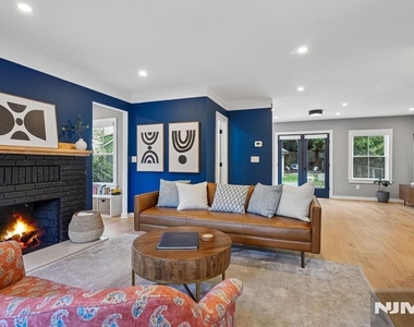 39 Walnut - Photo Thumbnail 12