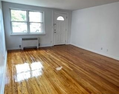 441 Lawn - Photo Thumbnail 2