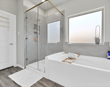 16223 Neff Park Drive - Photo Thumbnail 13