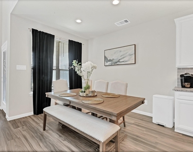 16223 Neff Park Drive - Photo Thumbnail 7
