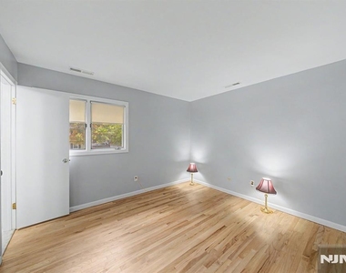 141 Shore - Photo Thumbnail 24