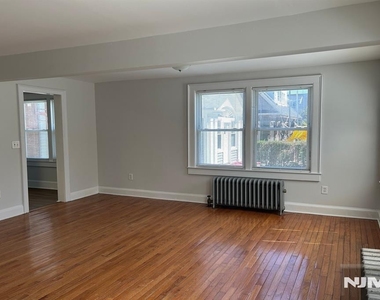 18 Lexington - Photo Thumbnail 3