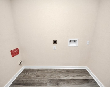 3130 5th Street - Photo Thumbnail 15