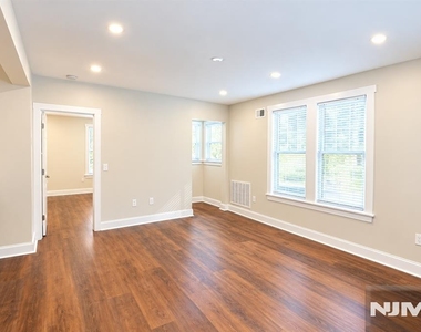 51 Sheridan - Photo Thumbnail 3