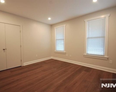 51 Sheridan - Photo Thumbnail 5