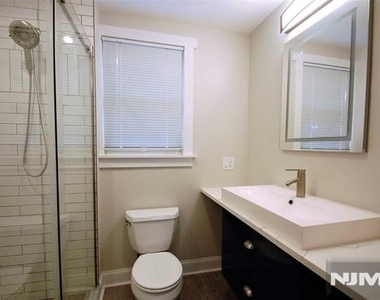 51 Sheridan - Photo Thumbnail 9