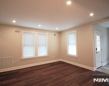 51 Sheridan - Photo Thumbnail 4