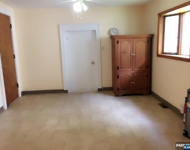 523 W Lookout - Photo Thumbnail 5