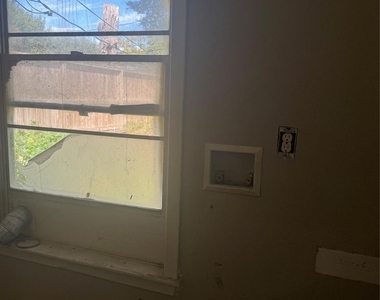 7947 Glenscott Street - Photo Thumbnail 13