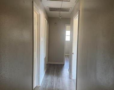 7947 Glenscott Street - Photo Thumbnail 12