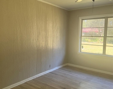 7947 Glenscott Street - Photo Thumbnail 15
