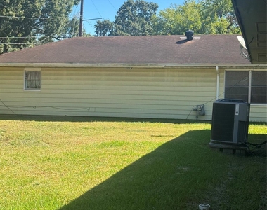 7947 Glenscott Street - Photo Thumbnail 21