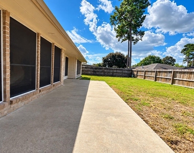 2206 Friarwood Trail - Photo Thumbnail 32