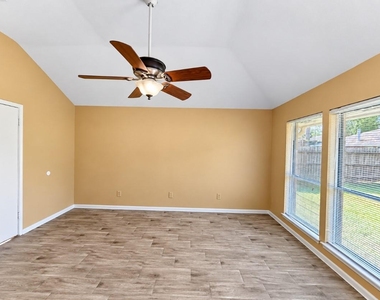2206 Friarwood Trail - Photo Thumbnail 18