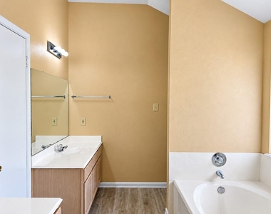2206 Friarwood Trail - Photo Thumbnail 19