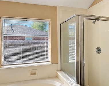 2206 Friarwood Trail - Photo Thumbnail 20