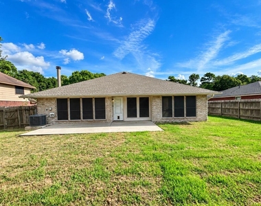2206 Friarwood Trail - Photo Thumbnail 34
