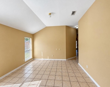 2206 Friarwood Trail - Photo Thumbnail 5