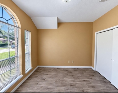 2206 Friarwood Trail - Photo Thumbnail 31