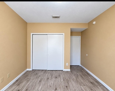 2206 Friarwood Trail - Photo Thumbnail 29