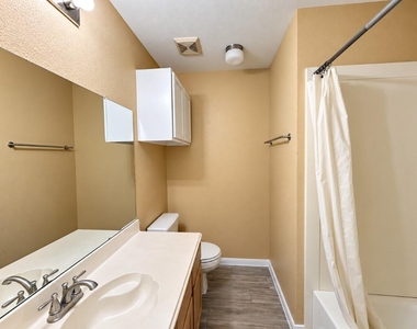 2206 Friarwood Trail - Photo Thumbnail 26