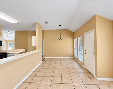 2206 Friarwood Trail - Photo Thumbnail 10