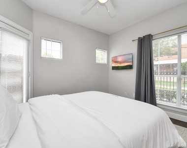 915 Asbury Street - Photo Thumbnail 5