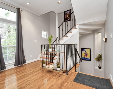 915 Asbury Street - Photo Thumbnail 24