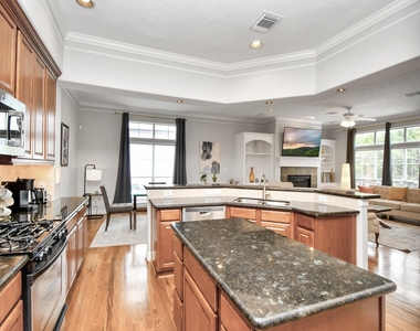 915 Asbury Street - Photo Thumbnail 16