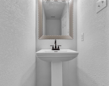 839 Darbydale Crossing Lane - Photo Thumbnail 7