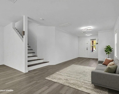 839 Darbydale Crossing Lane - Photo Thumbnail 2