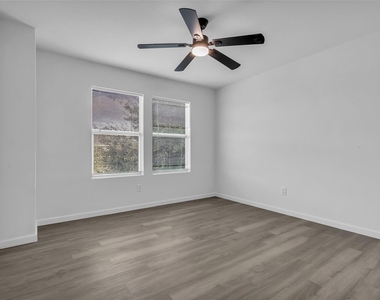 839 Darbydale Crossing Lane - Photo Thumbnail 16