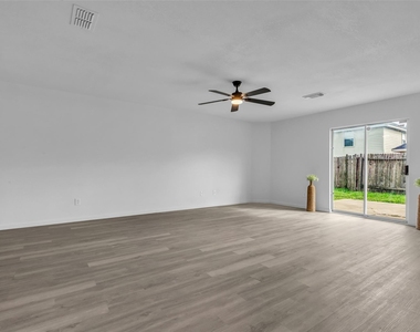 839 Darbydale Crossing Lane - Photo Thumbnail 4