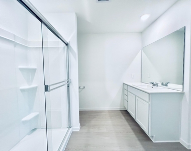 3011 Mallorca Drive - Photo Thumbnail 7