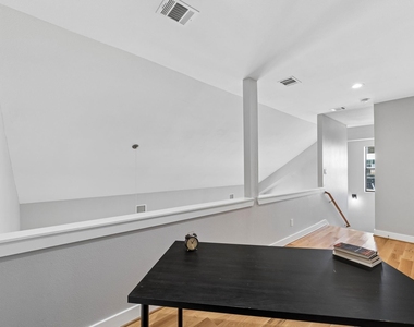 1614 Bonner Street - Photo Thumbnail 37
