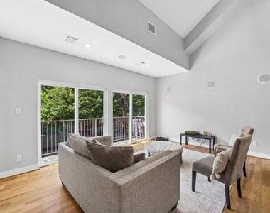 1614 Bonner Street - Photo Thumbnail 12