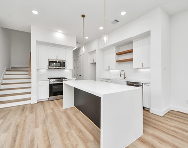 2606 Winbern Street - Photo Thumbnail 11
