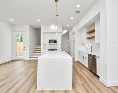 2606 Winbern Street - Photo Thumbnail 12