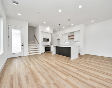 2606 Winbern Street - Photo Thumbnail 7