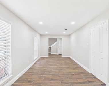 7903 Secretariat Lane - Photo Thumbnail 7