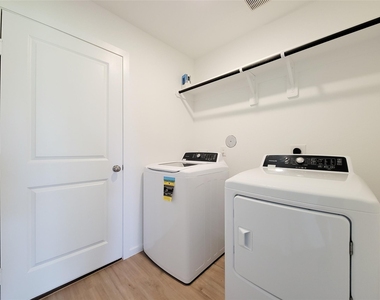 3038 Pensacola Drive - Photo Thumbnail 10