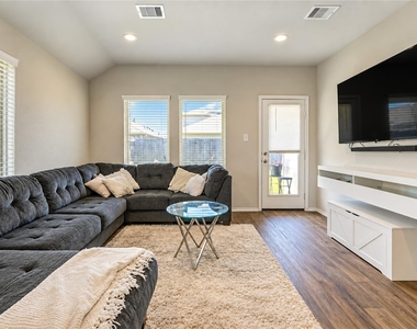 2306 Silver Plume Lane - Photo Thumbnail 7