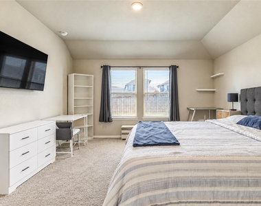 2306 Silver Plume Lane - Photo Thumbnail 24