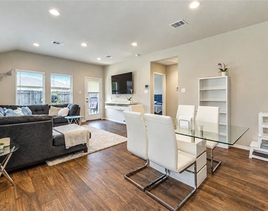 2306 Silver Plume Lane - Photo Thumbnail 13