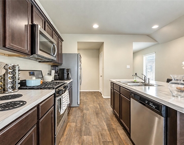 2306 Silver Plume Lane - Photo Thumbnail 16