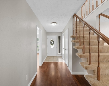 16826 Cobble Ridge Drive - Photo Thumbnail 5