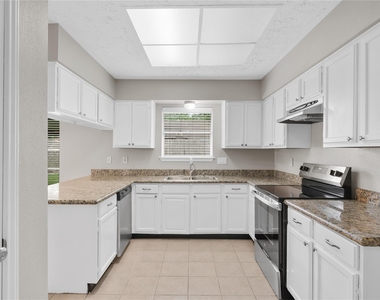 16826 Cobble Ridge Drive - Photo Thumbnail 10