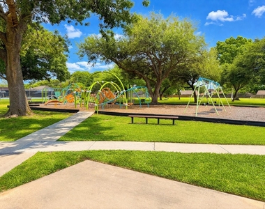 16826 Cobble Ridge Drive - Photo Thumbnail 38