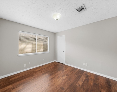 16826 Cobble Ridge Drive - Photo Thumbnail 23