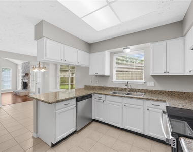 16826 Cobble Ridge Drive - Photo Thumbnail 8